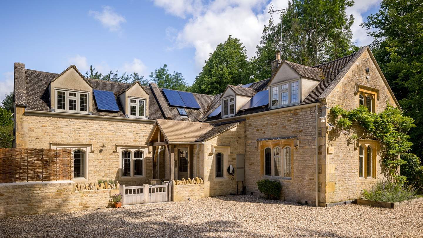 Amoretta is nestled in the charming village of Adlestrop, immortalised by poet Edward Thomas...