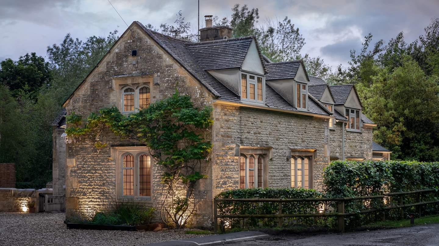 Embark on a wanderlust-filled foray through the Cotswolds countryside to discover our fairytale homestay for six...