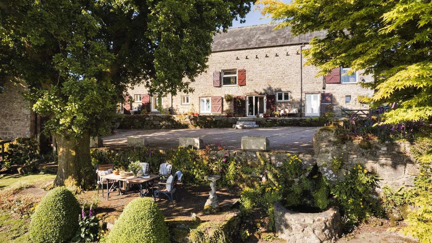 Ensconced in Devonshire verdure, Willowmoor nestles within a rolling arcadia of fields and trees