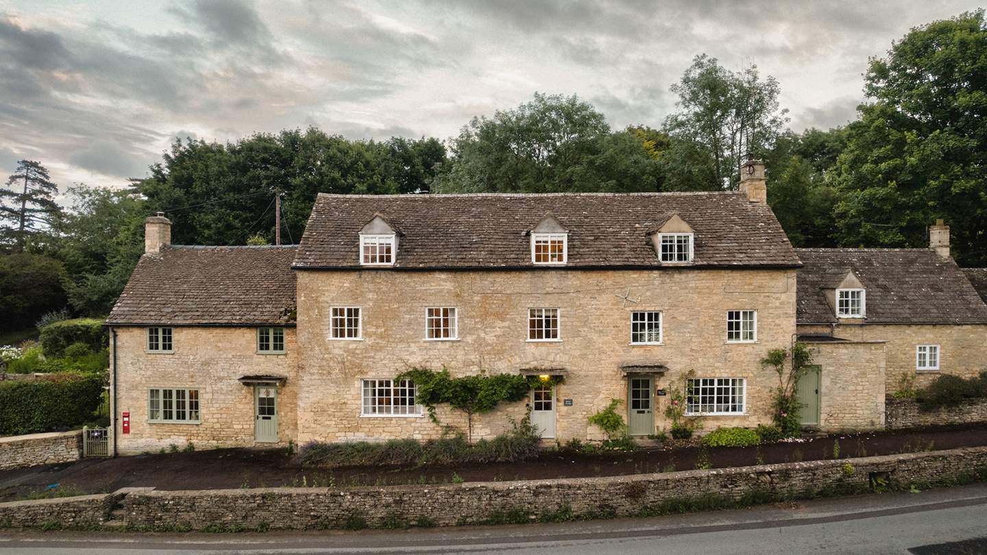 Escape reality for country magic at Dillydoun, our Grade II listed cottage for six near Burford - and it's dog-friendly...