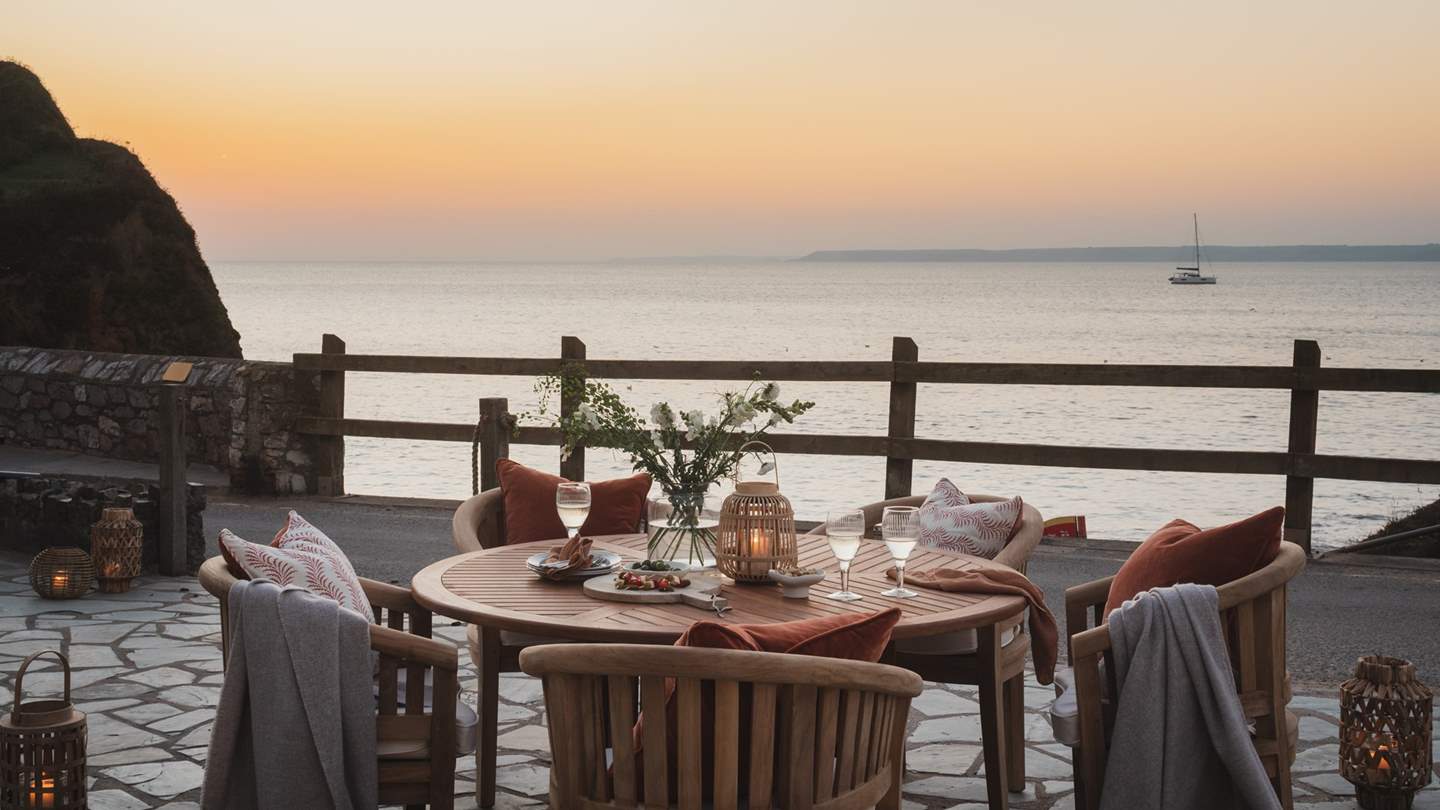 A dreamy retreat awaits for ocean lovers seeking coastal escapism. Please note that the patio furniture has been recently updated