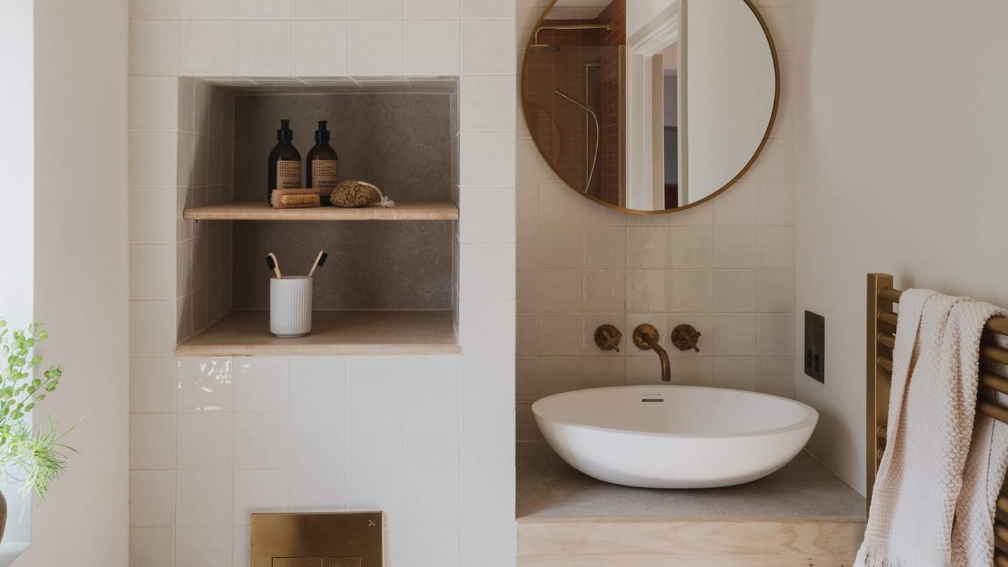 Decorated in neutral tones, the master ensuite is simply a dream