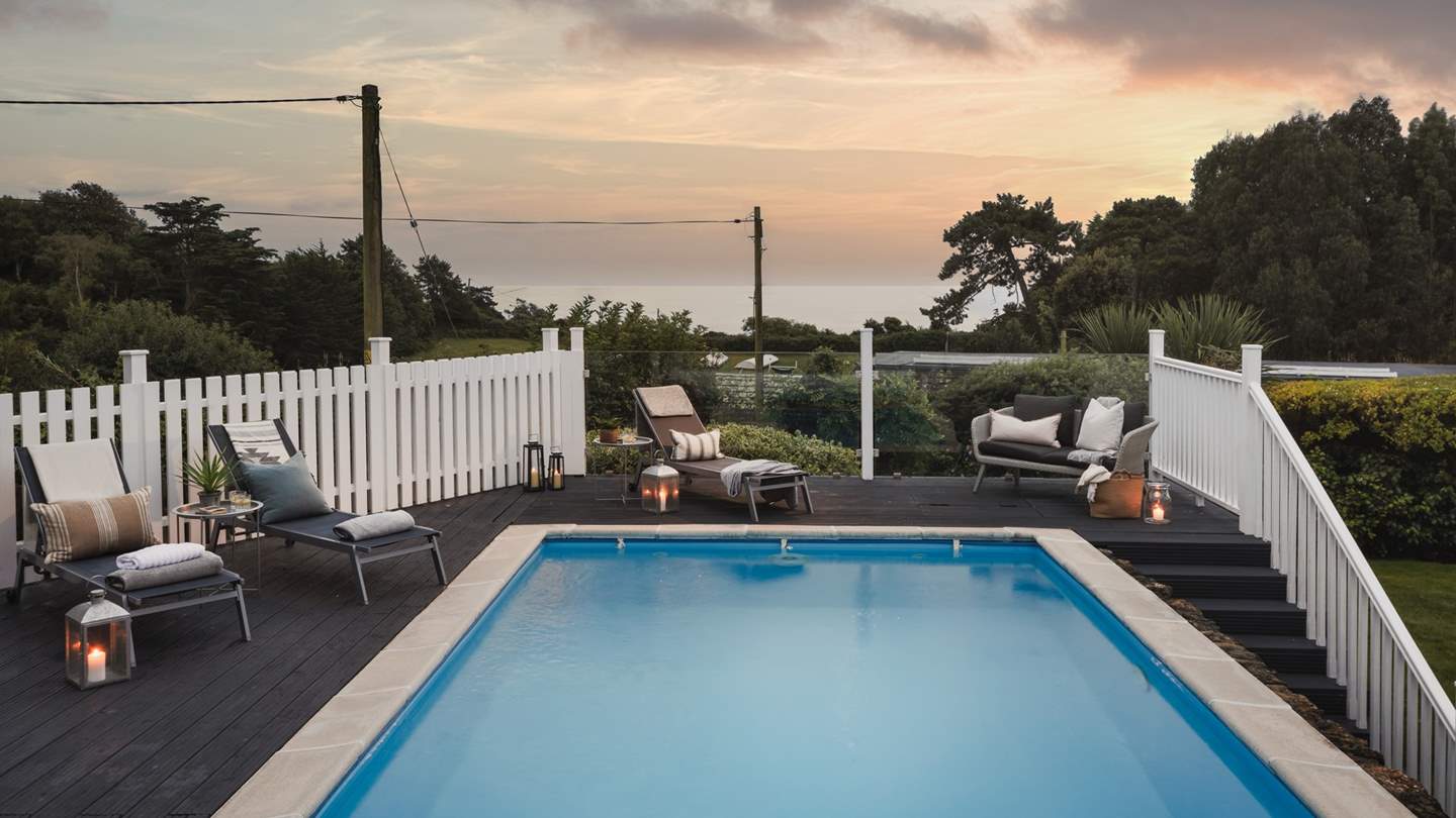 Facing the wide-open vistas of The English Channel, it’s just perfect for gazing over the ever-changing ocean hues