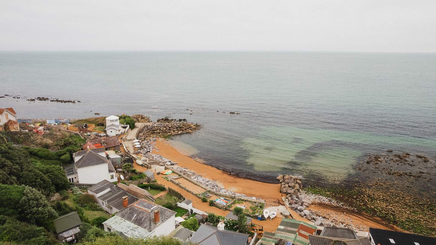 With its stunning location close to the southerly-most tip of the Isle of Wight, Marisol promises an otherworldly oceanside escape