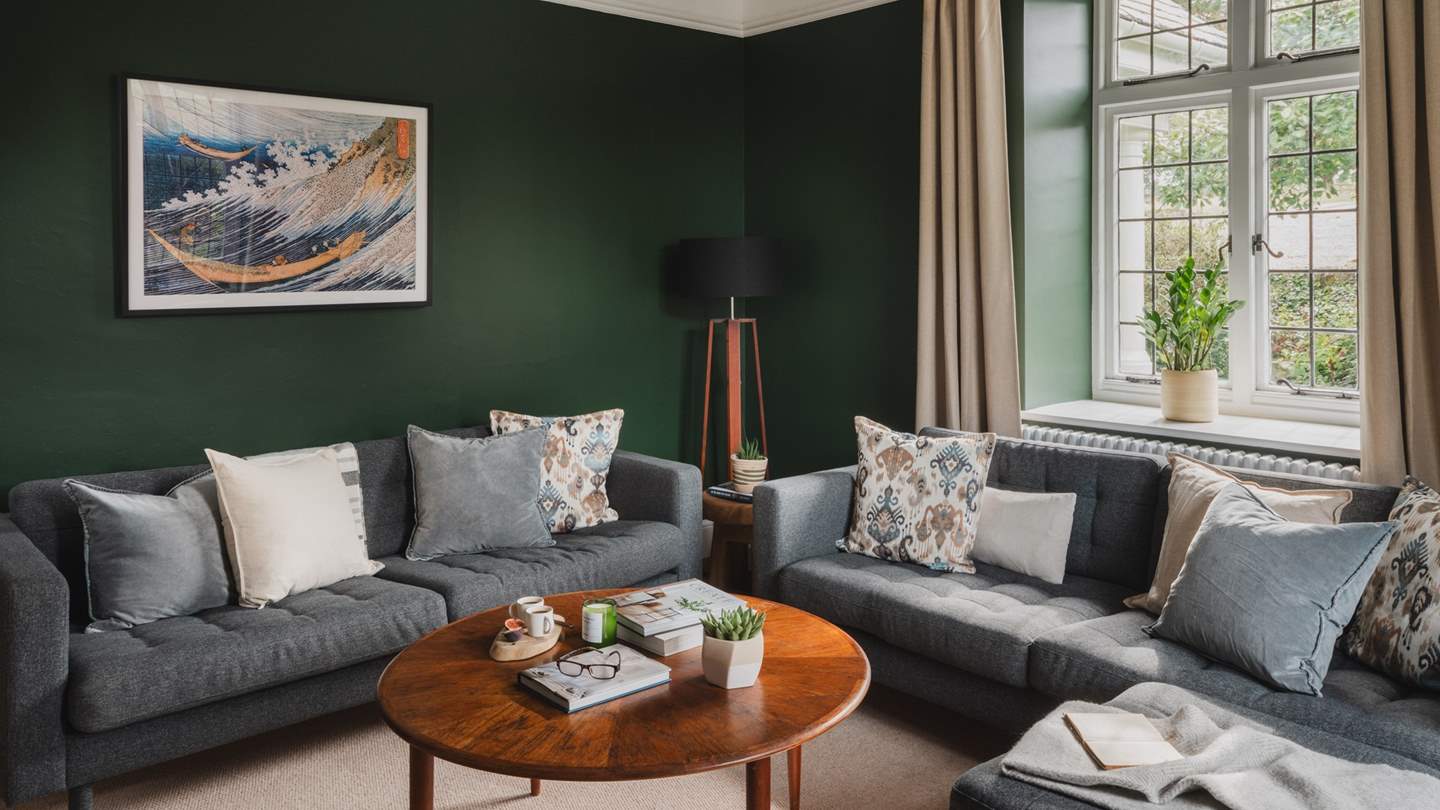 For timeless entertainment, all generations can immerse in captivating tales on the Smart TV and Sonos sound system 