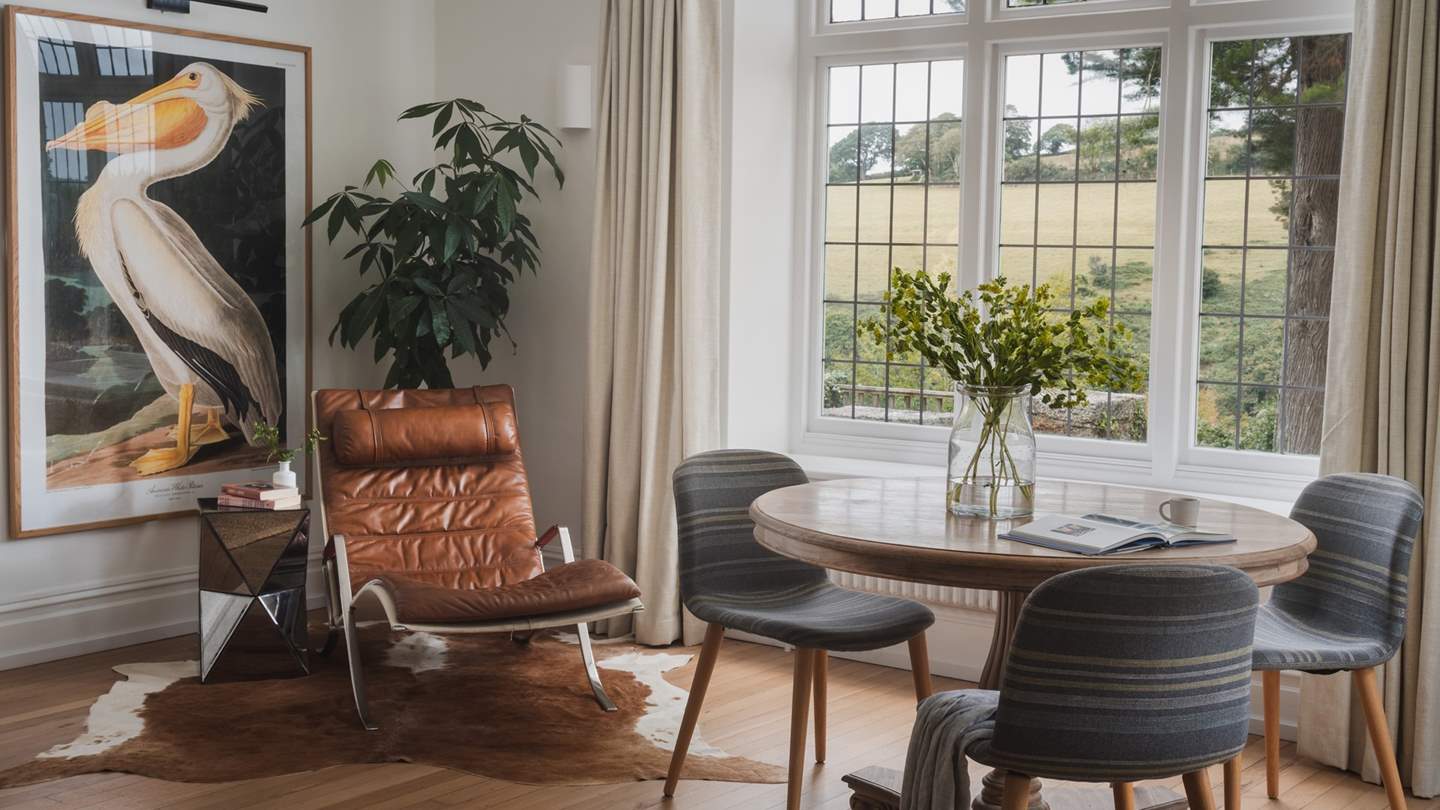 Within Reach Bacco chairs proposes meals for four alongside mesmeric country vistas