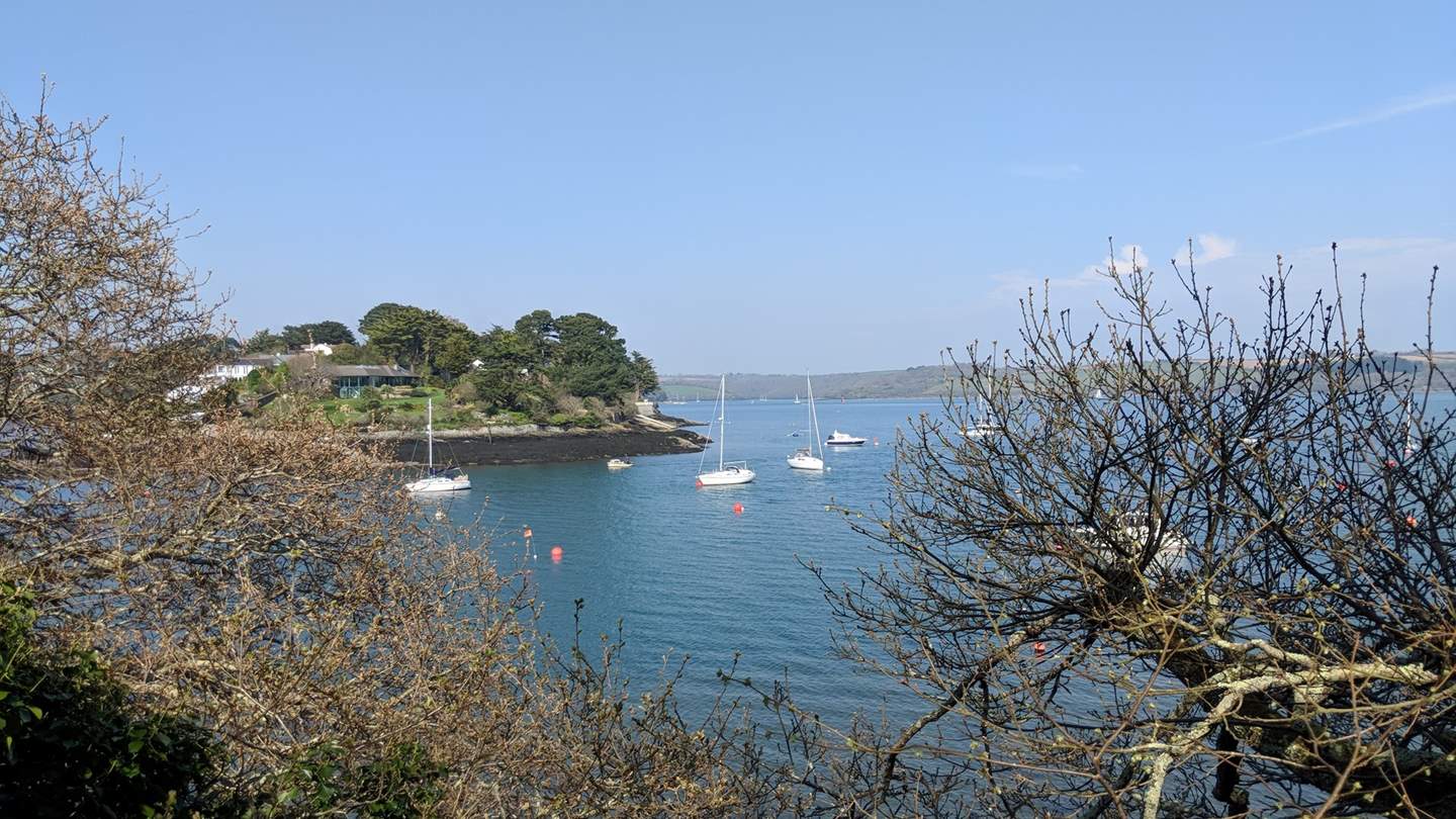 Close to the picturesque village of Mylor, Serenata is perfectly positioned for oceanside staycations in South Cornwall