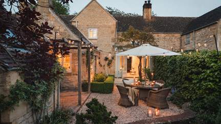 Serendipity - 1.1 miles S of Chipping Campden, Sleeps 4 + cot in 2 Bedrooms