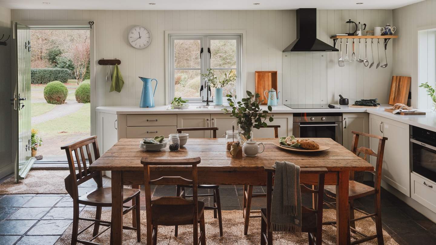 Brimming with charm and cosy Scottish style at every turn, step through the front door of Beira’s Glen where moments of coorie await