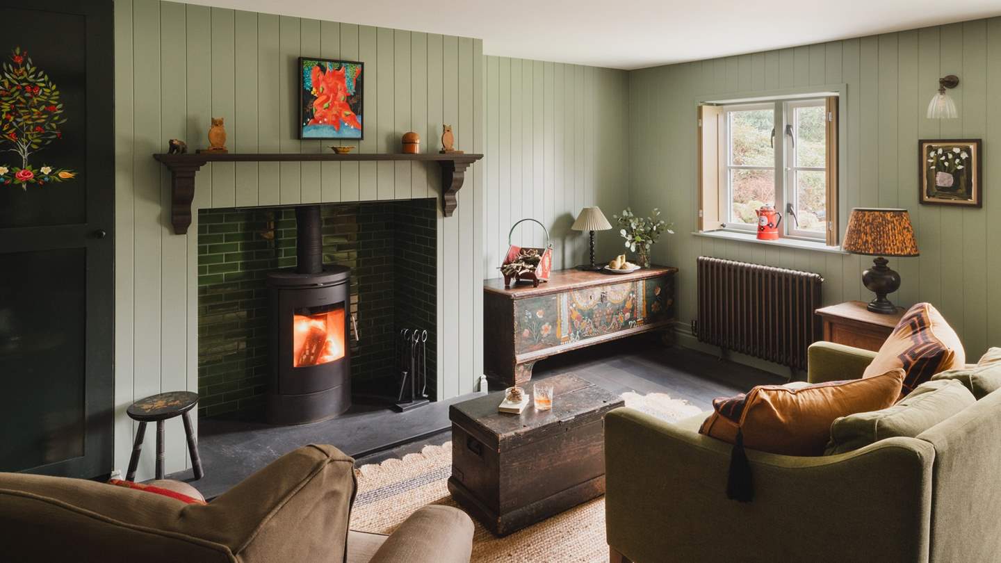 Withdraw to the formal sitting room for lovely evenings fireside