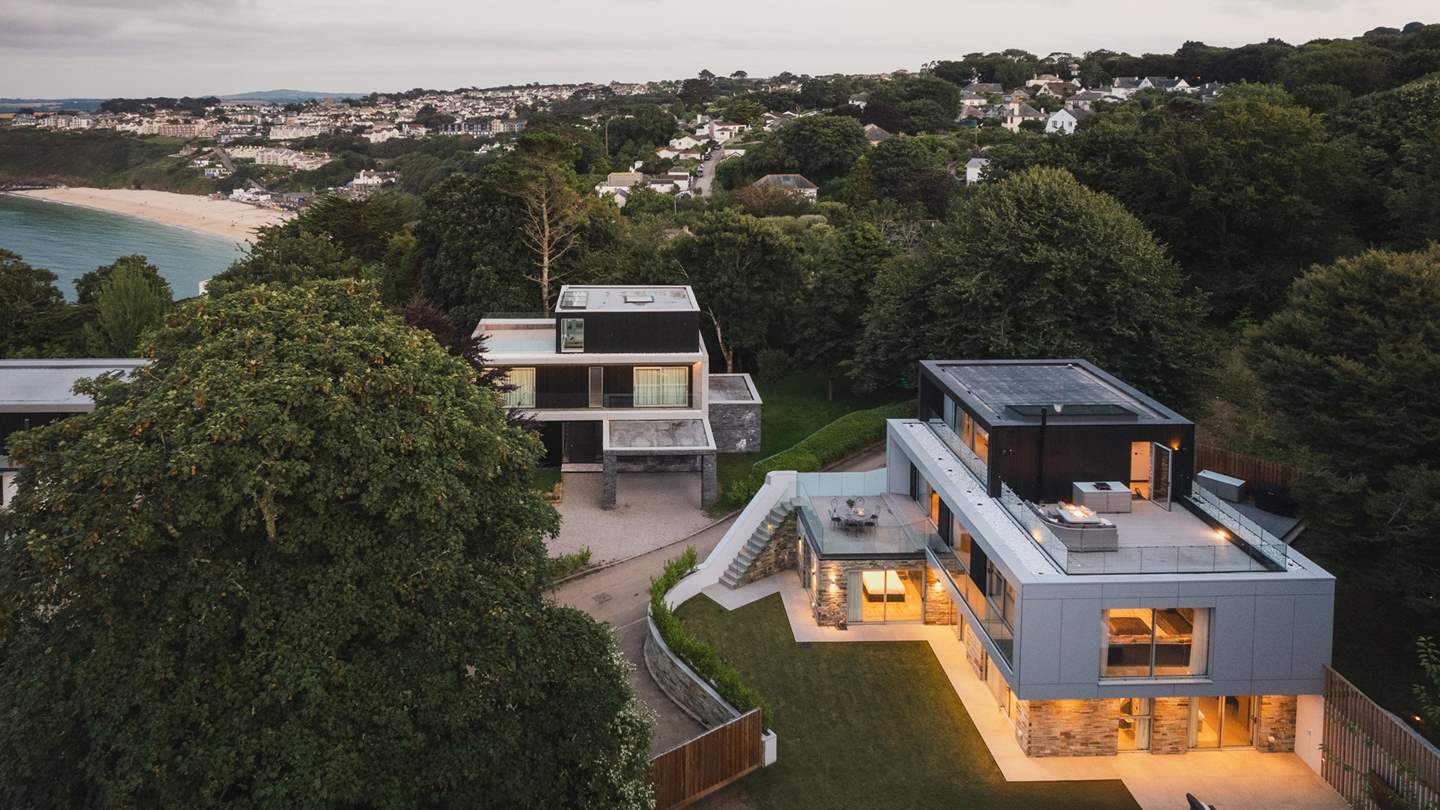 With its mesmeric ocean views encouraging halcyon hours by the shore, Calluna’s spectacular location is only rivalled by its heavenly outdoor spaces