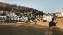 Nestled on the spellbinding Rame Peninsula in the enchanting village of Cawsand, Avona beckons for ocean days to cherish
