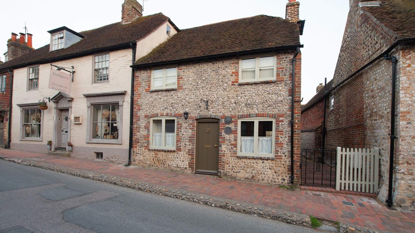 Plot a dream escape at our heavenly East Sussex homestay, where quintessential cottage romance resides for two guests... 