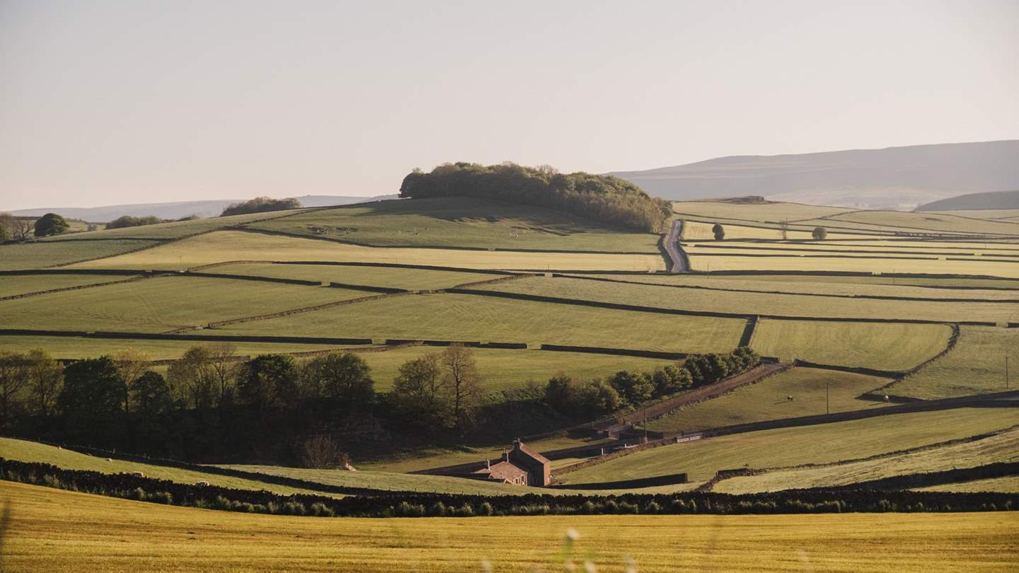 Uncover breathtaking landscapes and beautiful vistas as you walk the trails of the expansive Peak District National Park
