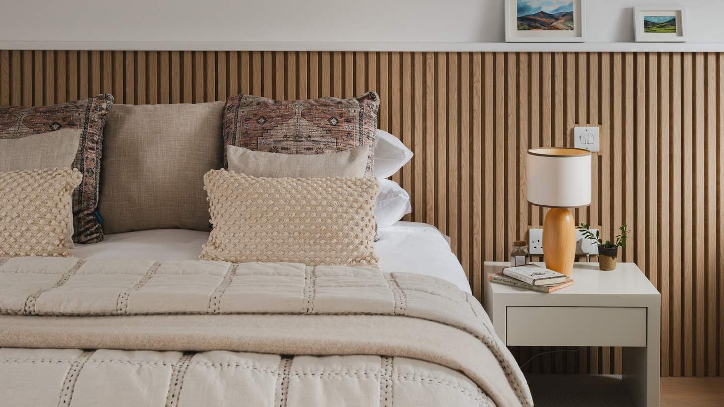 Uncover high vaulted ceilings, and a zip-and-link super king size bed