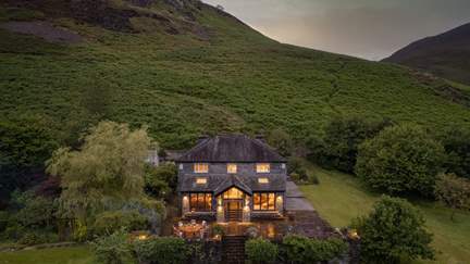 Merellas - 2.5 miles SW of Keswick, Sleeps 10 + cot in 