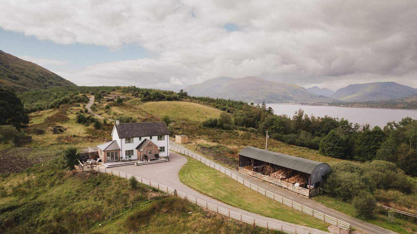 Nestled on Loch Linnhe’s tranquil shores, and at the foot of Ben Nevis, Coruanan Farmhouse’s remote and secluded position invites for the best of outdoor Highland living