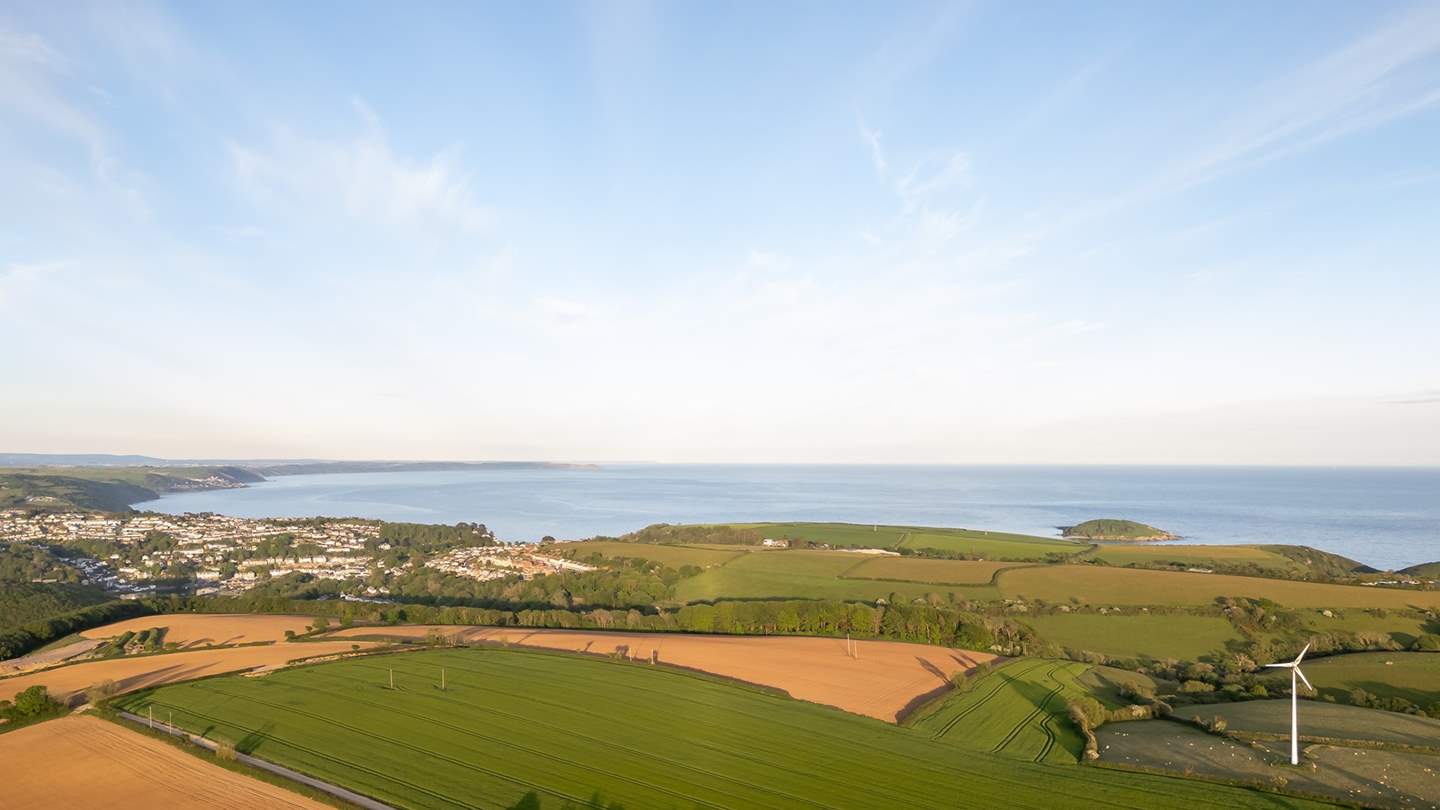 Winslow is settled on the countryside fringes of Looe, yet is only a five-minute drive from the town’s charming oceanside harbour