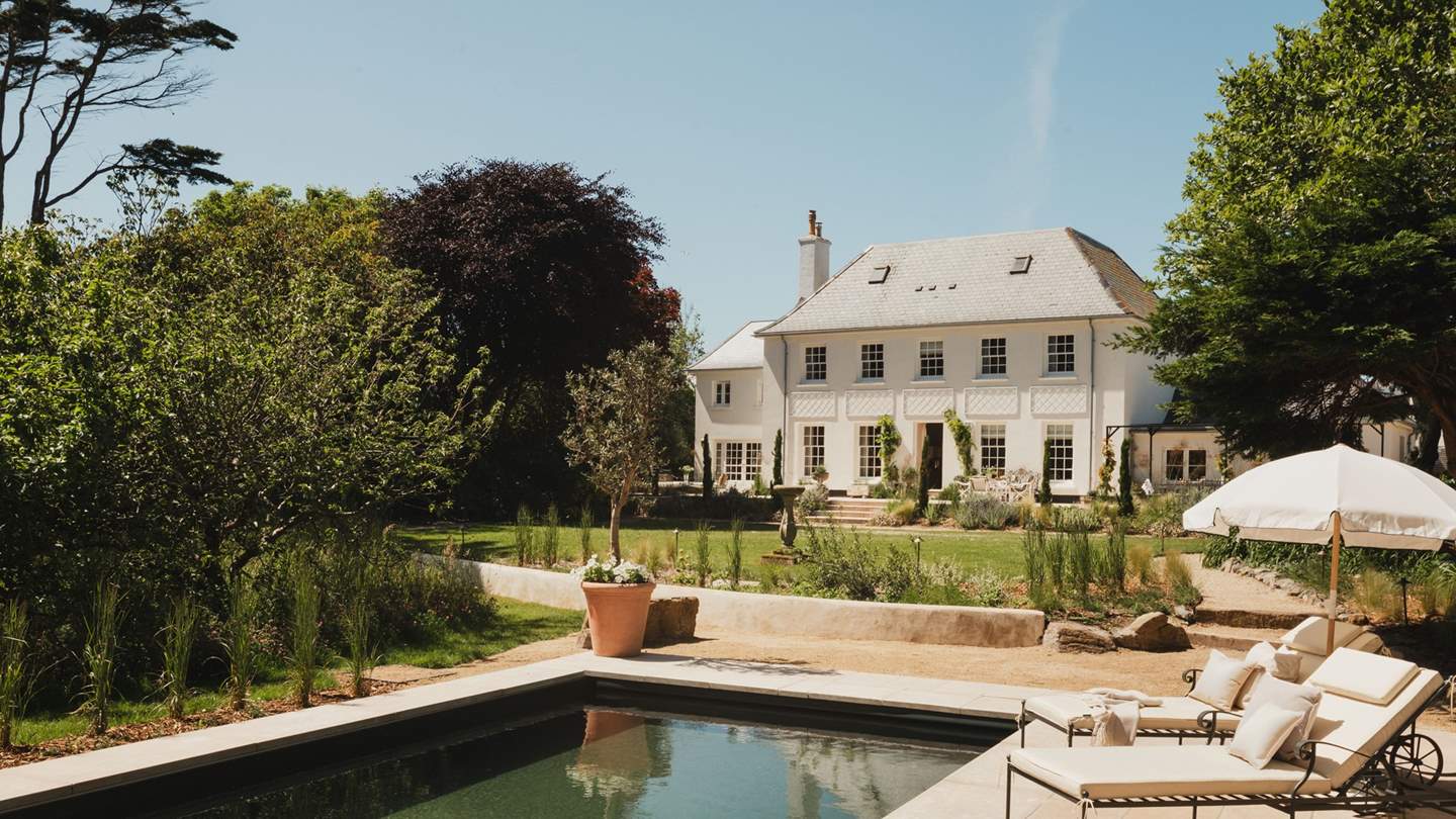 Retreat from reality for an otherworldly sojourn at Moorlands, our dreamy Georgian retreat in Mullion, Cornwall