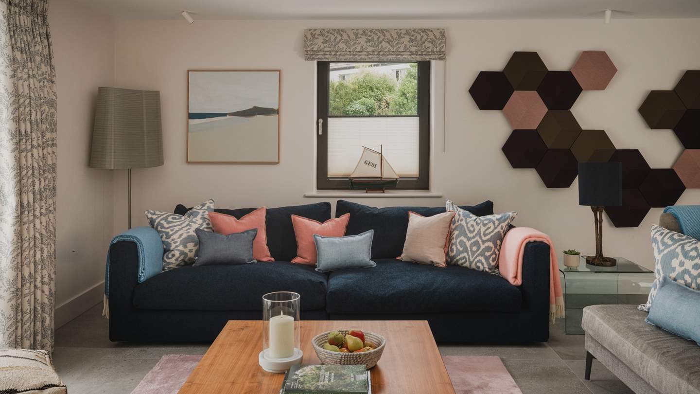 Around the retreat you'll find a curated collection of artwork, nodding to the retreats' Cornish heritage