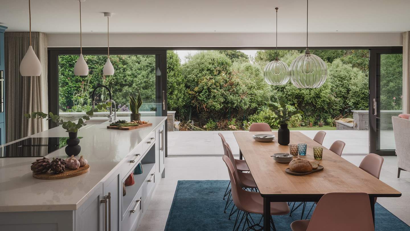 For the seekers of soul-soothing Cornish escapism, contemporary architecture meets coastal living magic at our breath-takingly designed abode