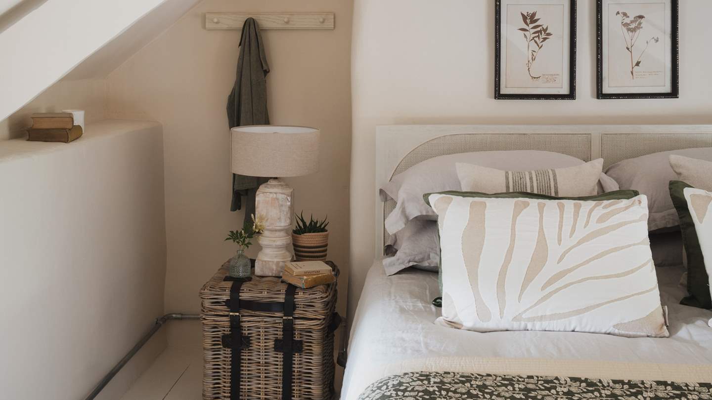 You will also find wall-mounted hooks and hangers for stowing delicate items