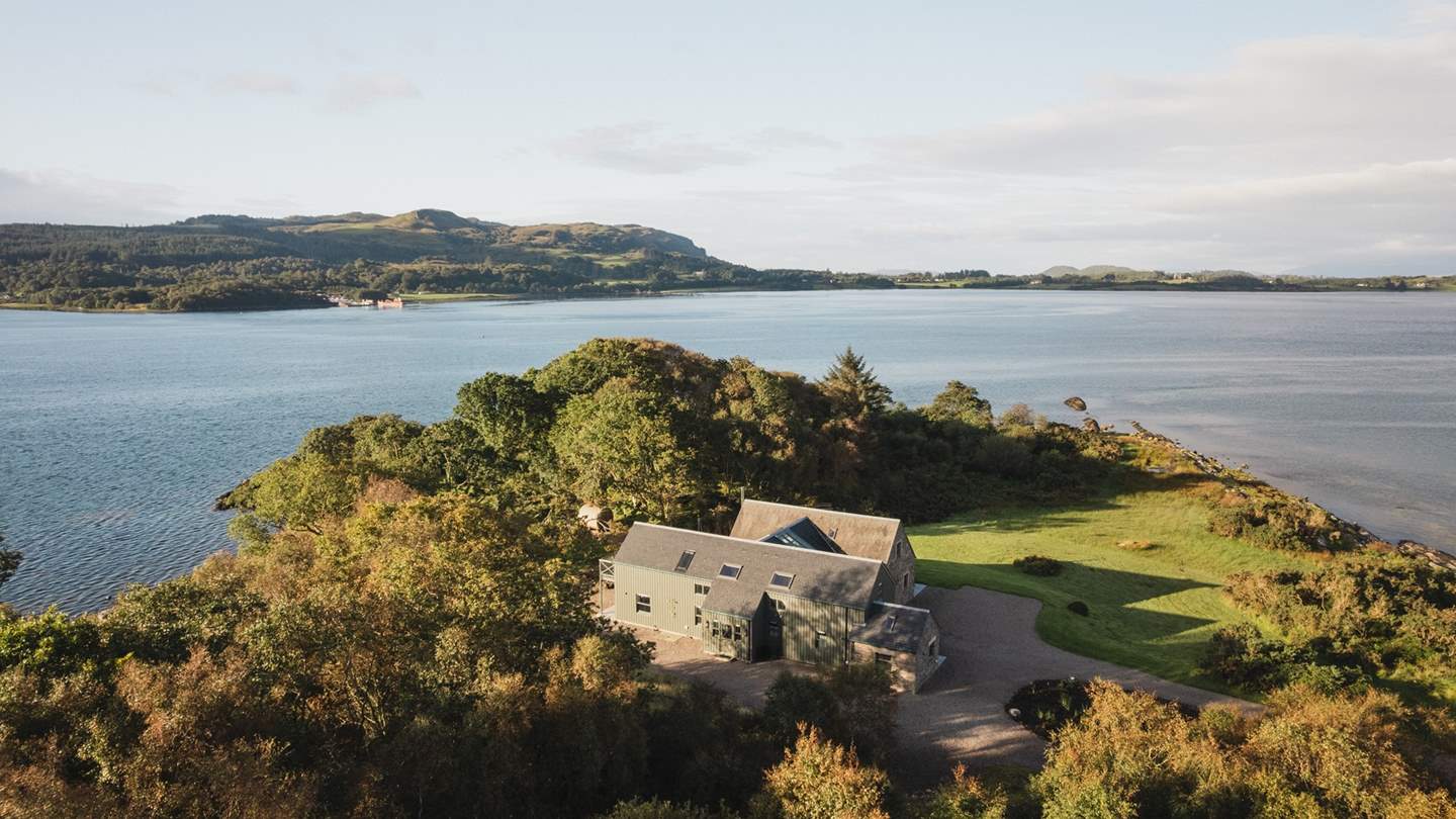 Set on 66-acres of enchanting grounds, and nestled on the shores of Loch Creran, uncover dreamy outdoor living spaces