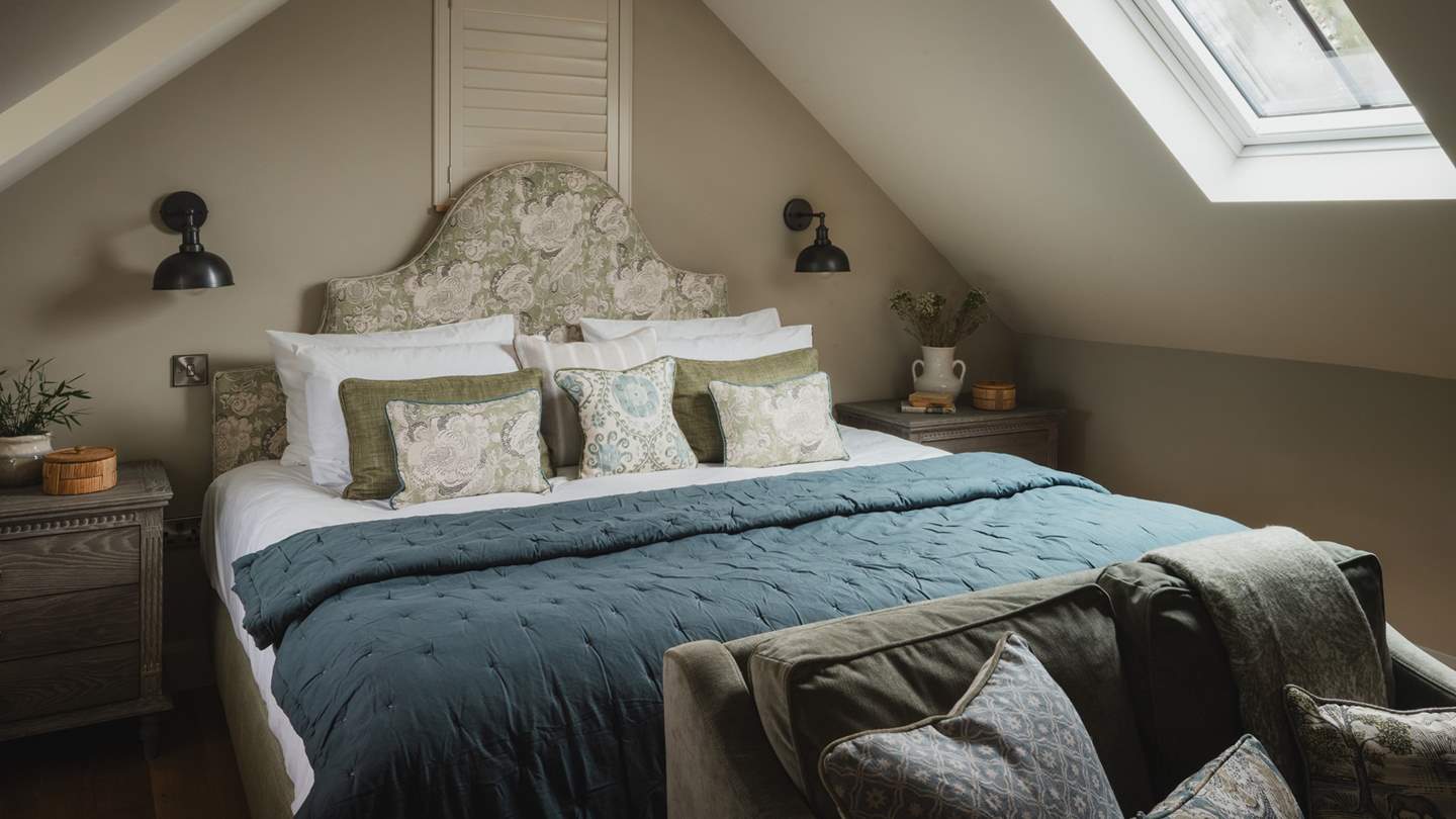 Dressed in cloud-soft linens, a super king zip-and-link bed awaits