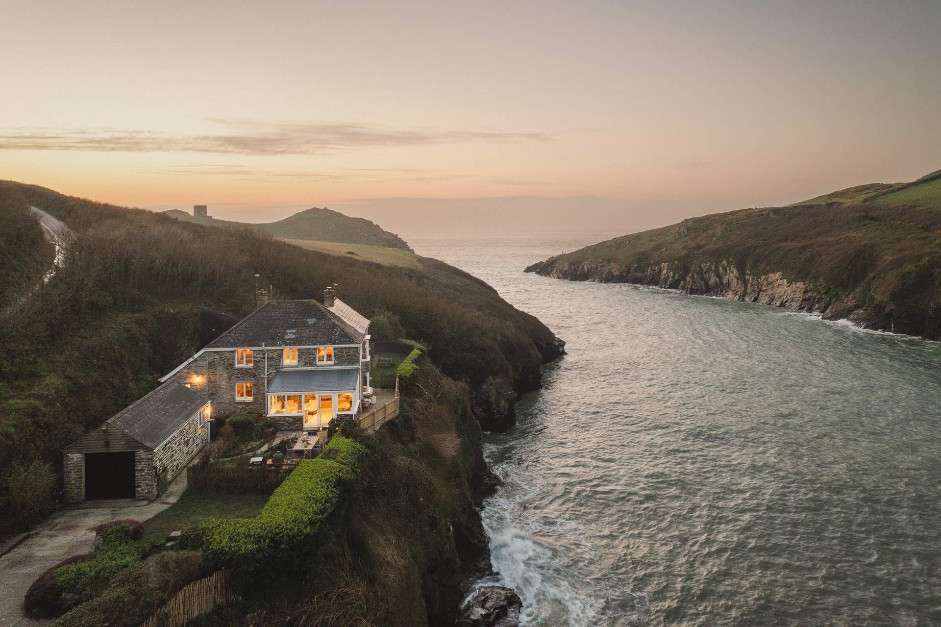 Escape to a spellbinding oceanside sanctuary for six on the cliffs of Port Quin...
