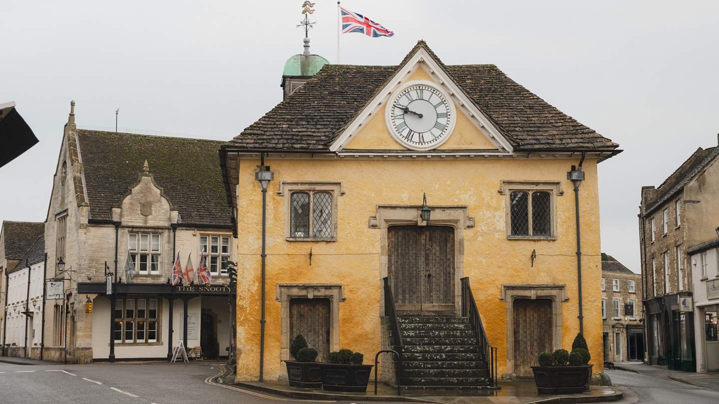 Simply step outside to find a network of picturesque streets, lined with traditional Cotswolds stone cottages at every turn