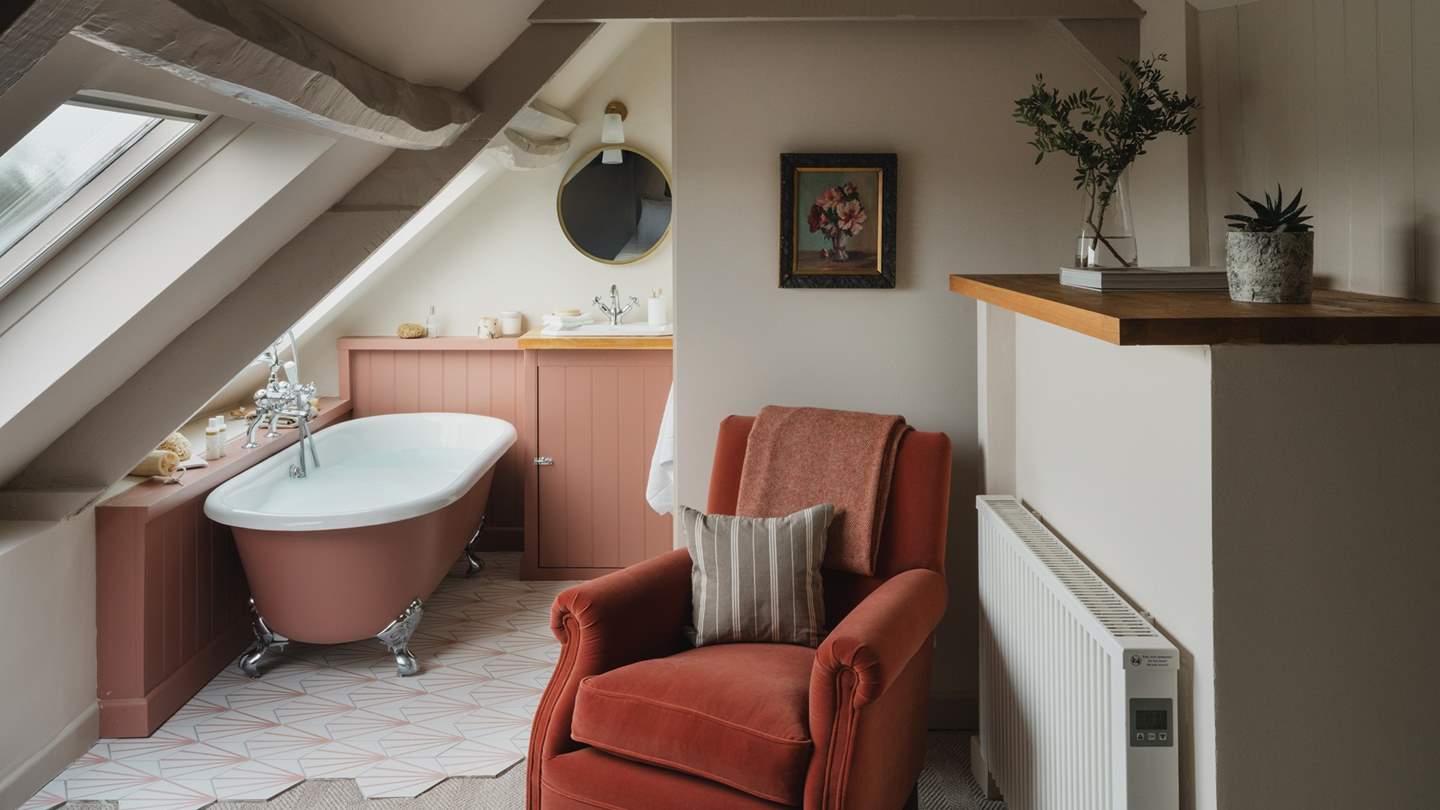 A rolltop bathtub awaits for blissful soaks under starry skies...