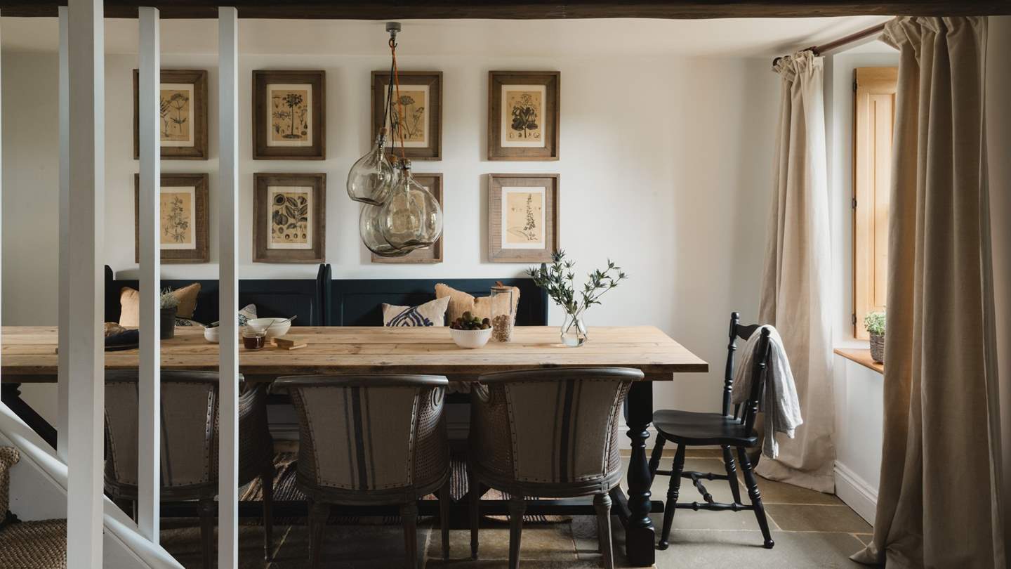 Uncover beautiful interiors, where a captivating blend of curated artwork, antique treasures, and vintage finds await