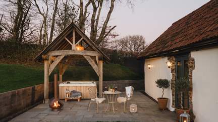 Cruwys Cote - 3.7 miles SW of Dulverton, Sleeps 2 + cot in 1 Bedroom