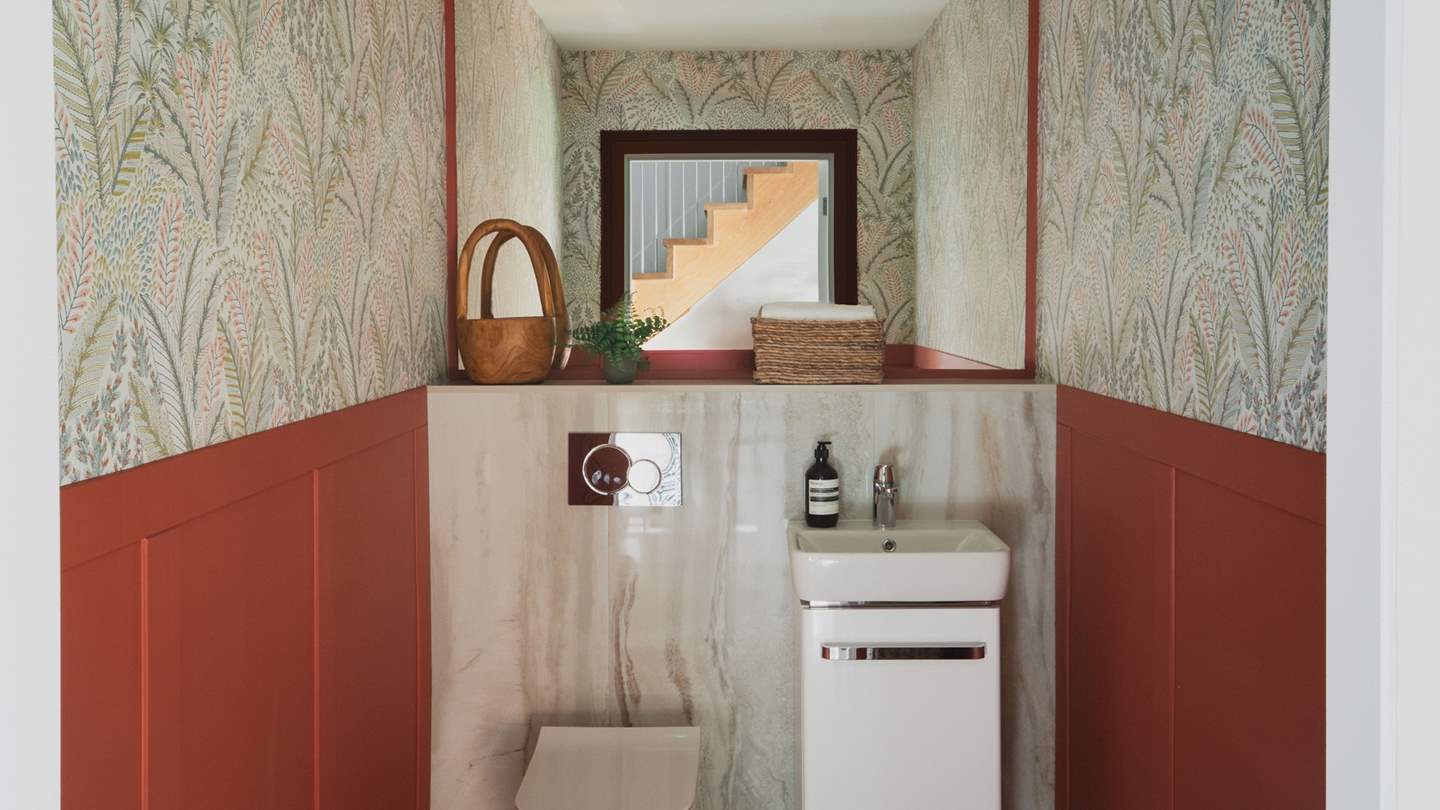 Discover a small WC on the ground floor