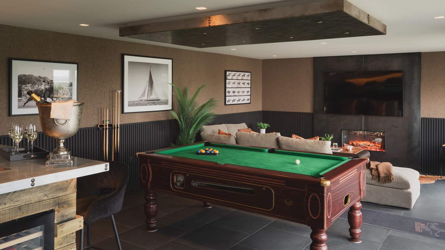 A sumptuous space for the lovers of entertaining and light-hearted competition