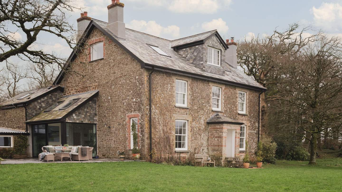 A world of tranquillity awaits in Pomera’s garden, boasting 15-acres of whimsical wildflower meadow, orchard and private woodland