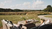 A nature lover's paradise, nesting woodpeckers, majestic buzzards and a resident barn owl make Pomera's grounds their home