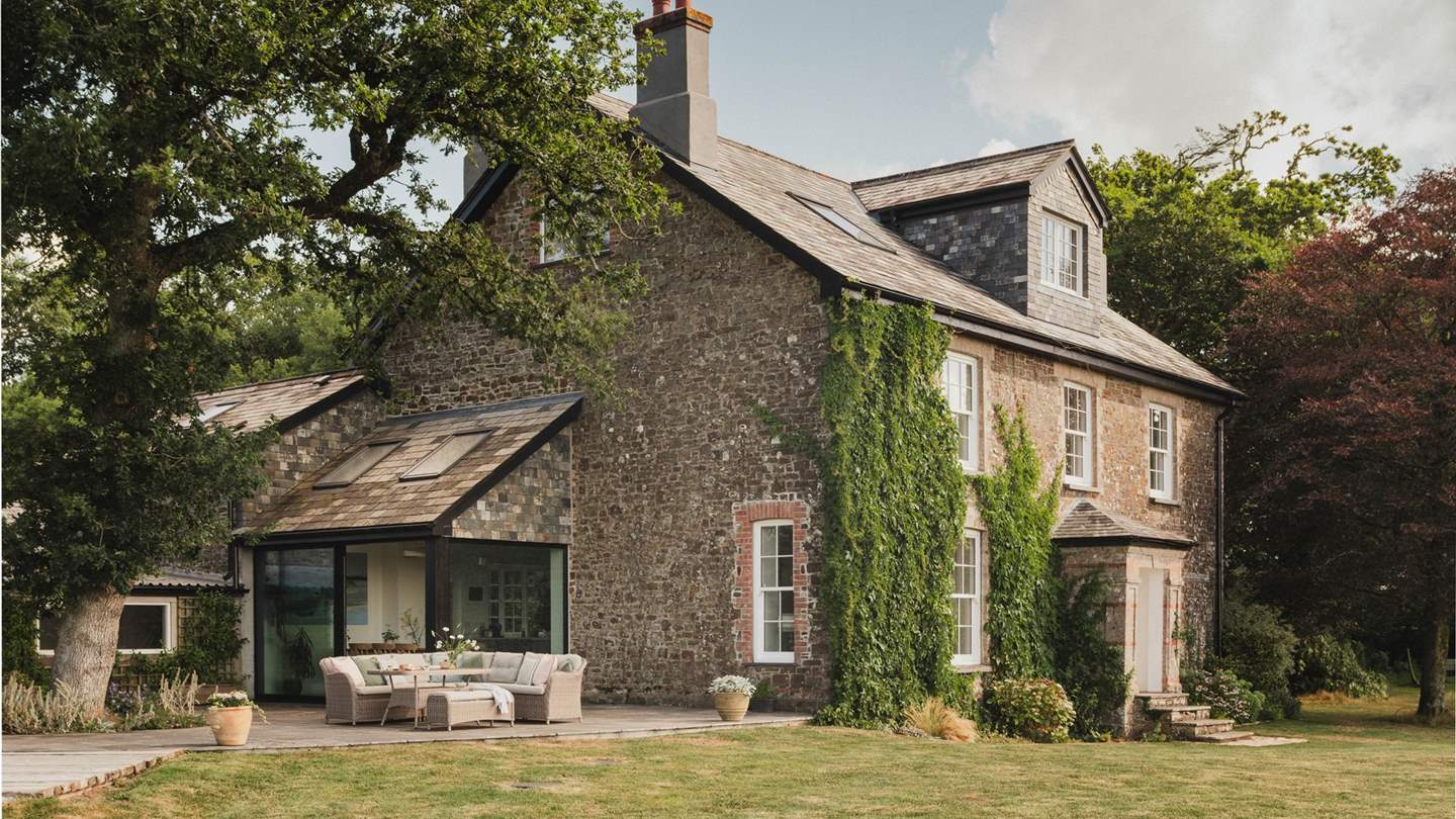 A world of tranquillity awaits in Pomera’s garden, boasting 15-acres of whimsical wildflower meadow, orchard and private woodland