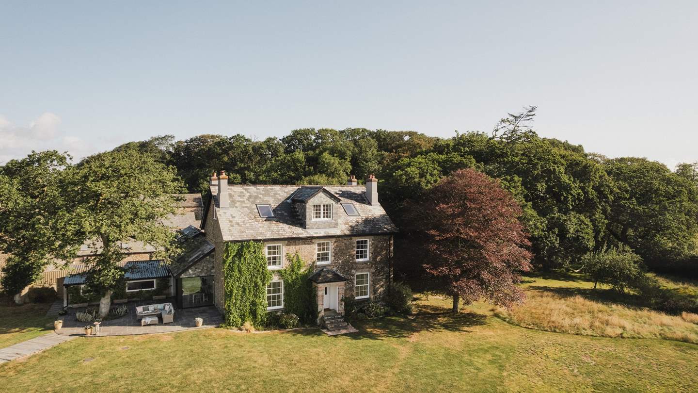 Discover an array of hidden gems to explore, from the children's swing nestled amidst the trees to the shaded hammock providing a peaceful space to rest