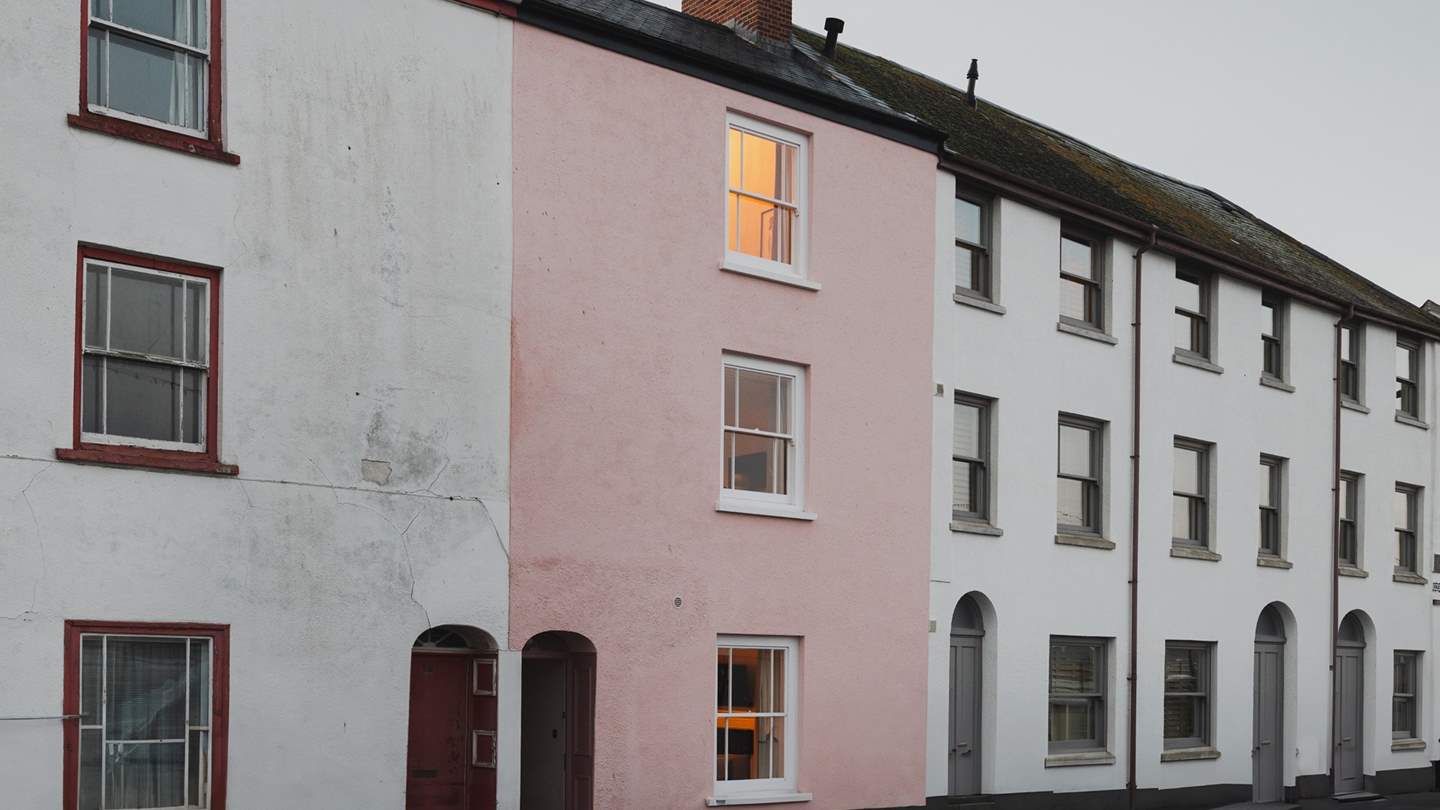 There is a choice of parking within walking distance of Coravue, such as free on-street parking on The Quay and paid parking at Churchfields car par