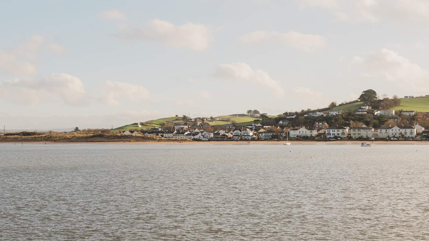 To learn about local history, visit the maritime museum or the library on the Quay, before perusing the village’s shops and boutiques