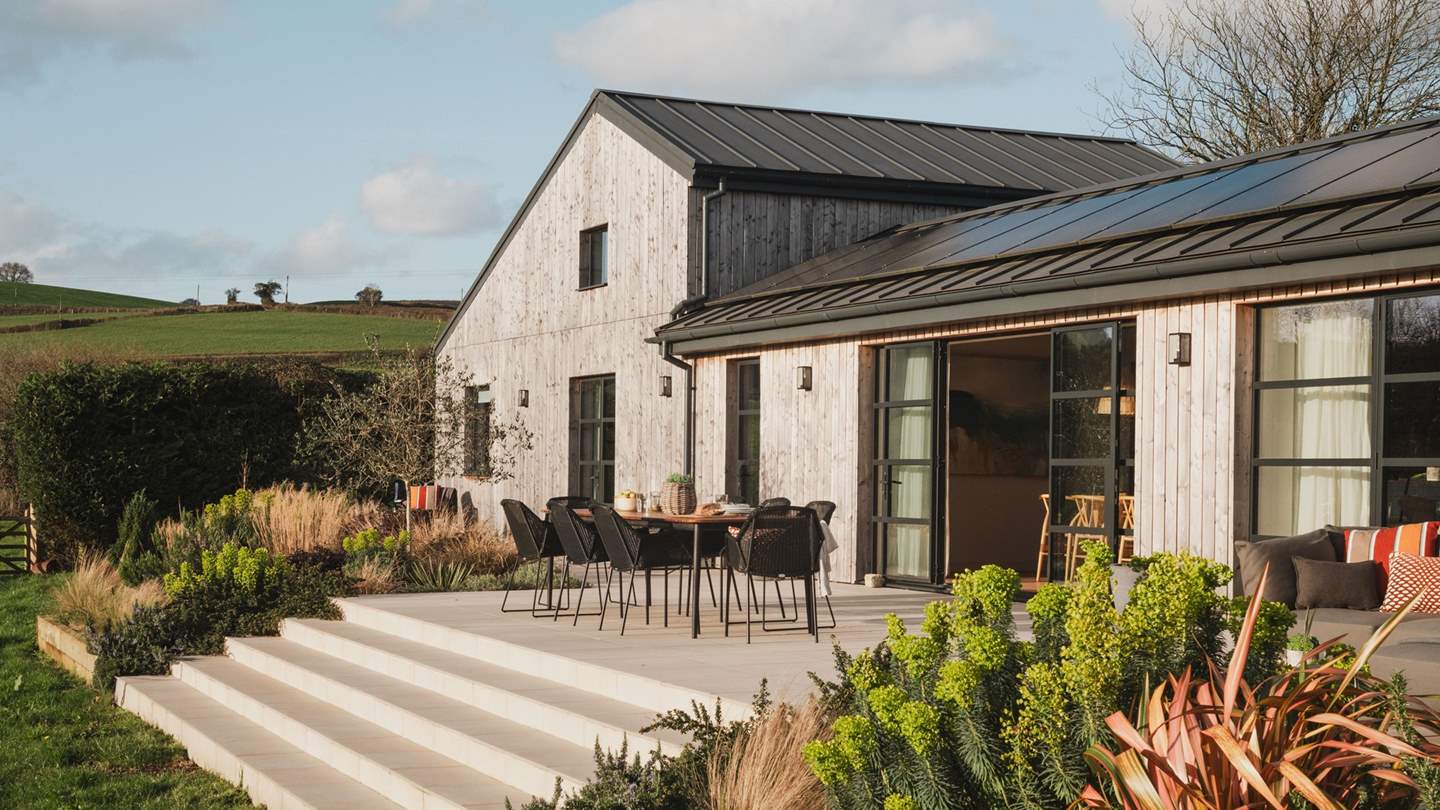 Running the full length of the building, Lumen’s outdoor terrace is a delight for sun-soaked hours throughout the day