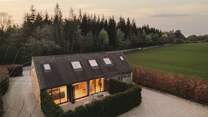 Set at the head of the quaint Cotswold village of Bourton-on-the-Hill, uncover our contemporary barn conversion for four