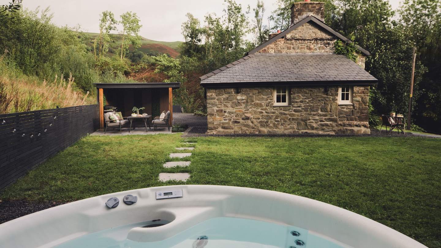Where hot tub moments are accompanied only by the soft bleat of sheep in the nearby fields