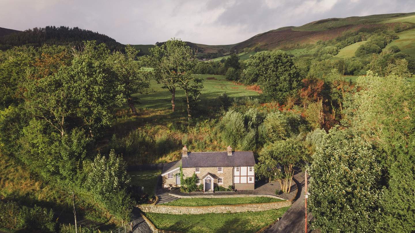 Our luxury Welsh cottage promises an array of historic and unique pastimes within reach of the wild beauty of Eryri