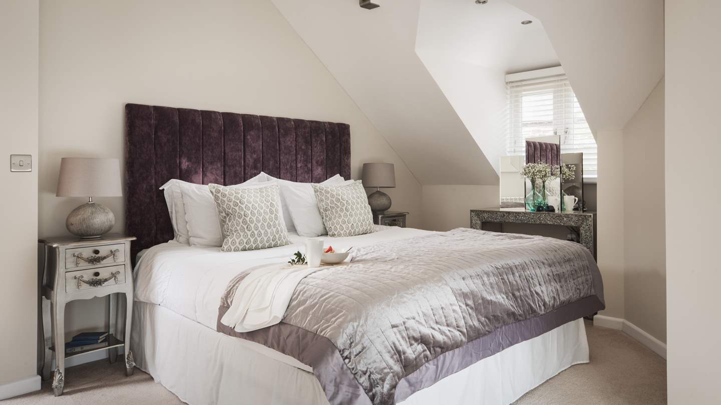 A tranquil haven, it promises mesmeric sea views that can be enjoyed from the embrace of the super king Vi-Sprung bed