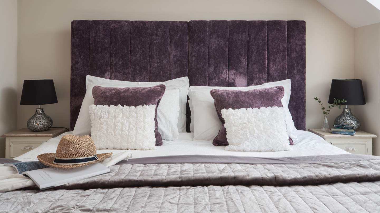 Accommodating different sleeping arrangements, the bed can either be made up as a super king or as twin beds - perfect for couples or little ones alike