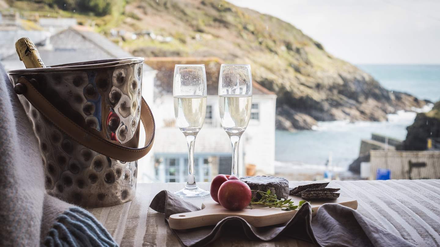 Seek moments of curated cuisine, popped corks and gathering together with a backdrop of rolling ocean tides

