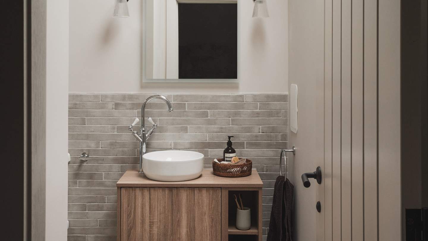 For added comfort, you'll find an ensuite shower room