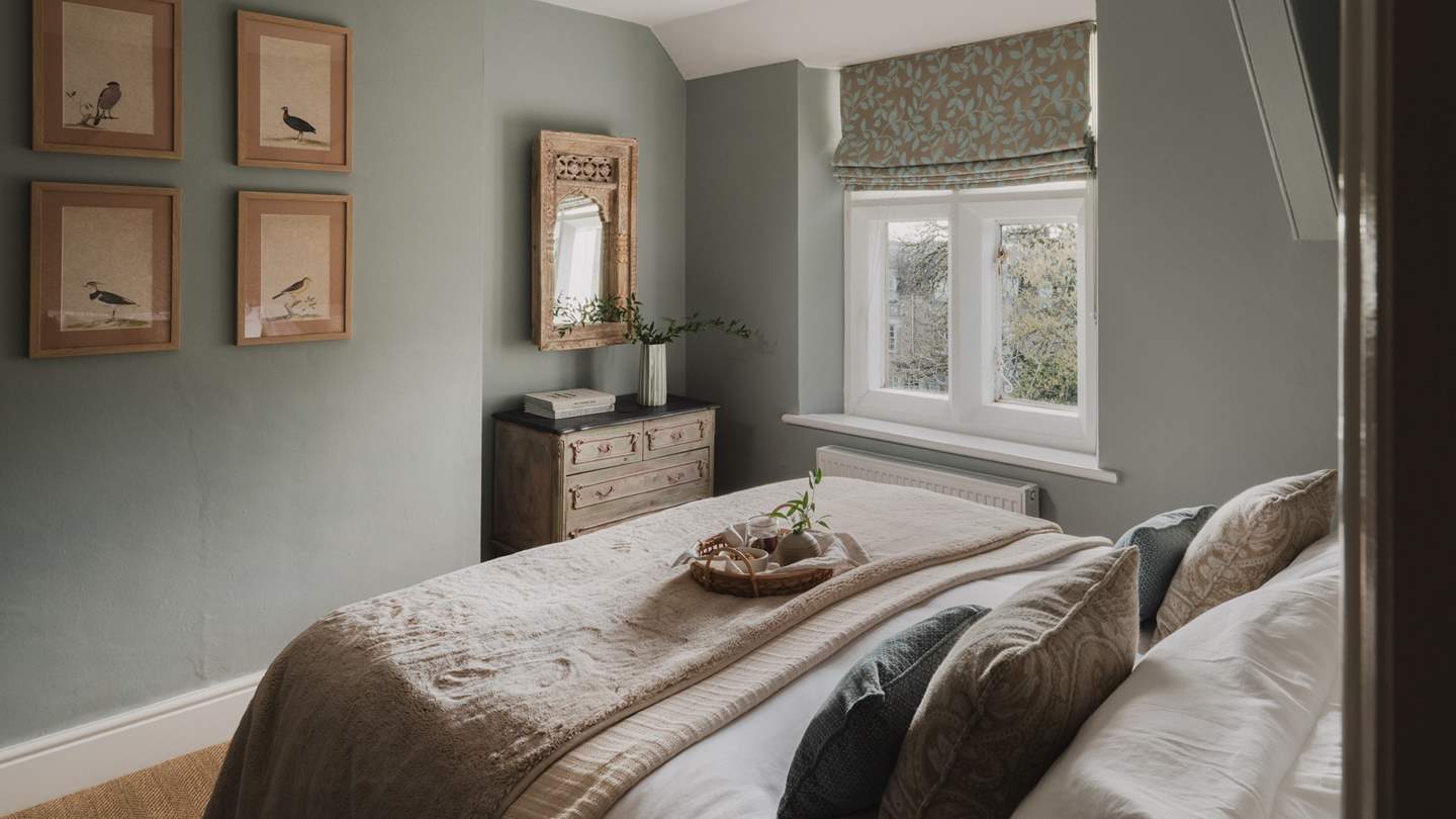 Bank House features two bedrooms and an exquisite family bathroom